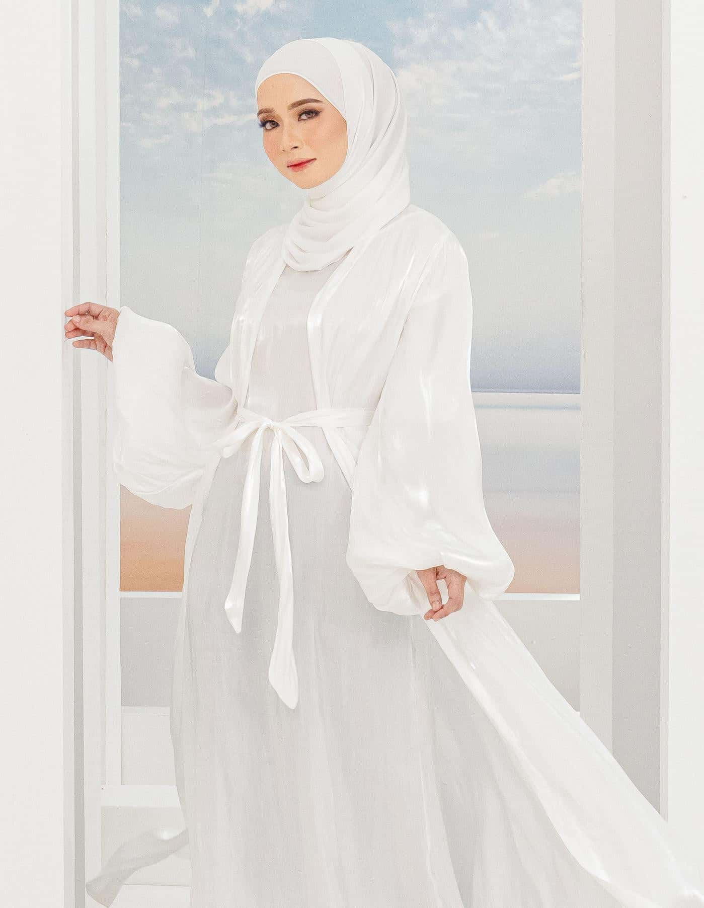 WADINA ABAYA (OFF WHITE)